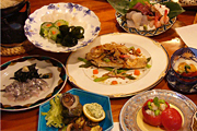 その日揚がった一番旨い魚と採れたての加賀野菜で作る、オーナー特製日替わりコース